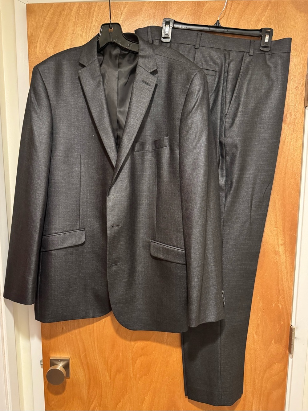 Kenneth Cole Suit | 46L